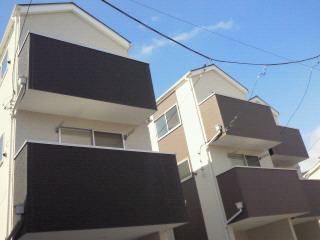 ◎完成済み
◎残り２棟
◎１坪タイプ浴室
◎フラット３５対応
◎日当たり良好