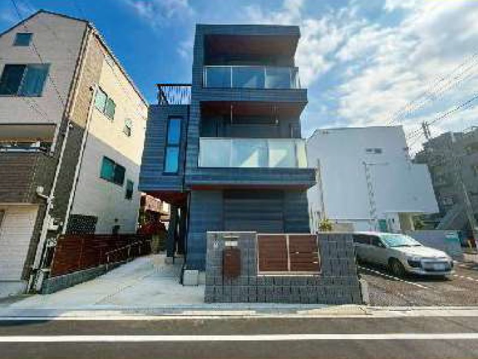 ◎車庫３台可能
◎築２年
◎注文住宅仕様
◎４０坪以上
◎２世帯住宅可
◎設備充実